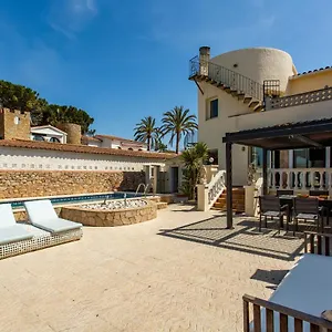 https://casa-con-piscina-en-la-mejor-zona-de-empuriabrava.catalonia-hotels.com